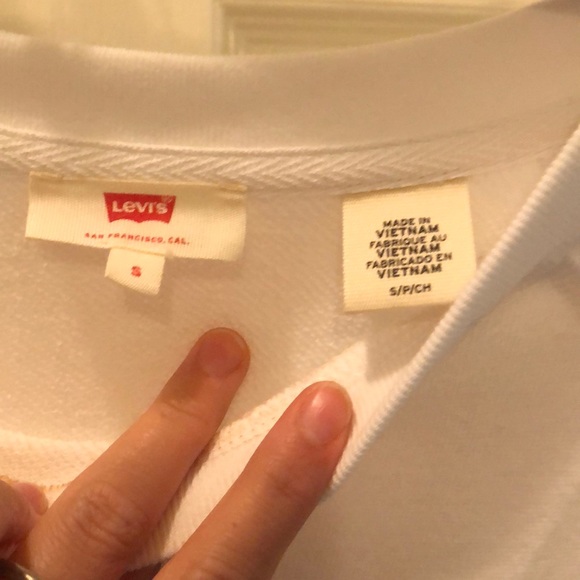levi’s sweatshirt - Picture 3 of 3